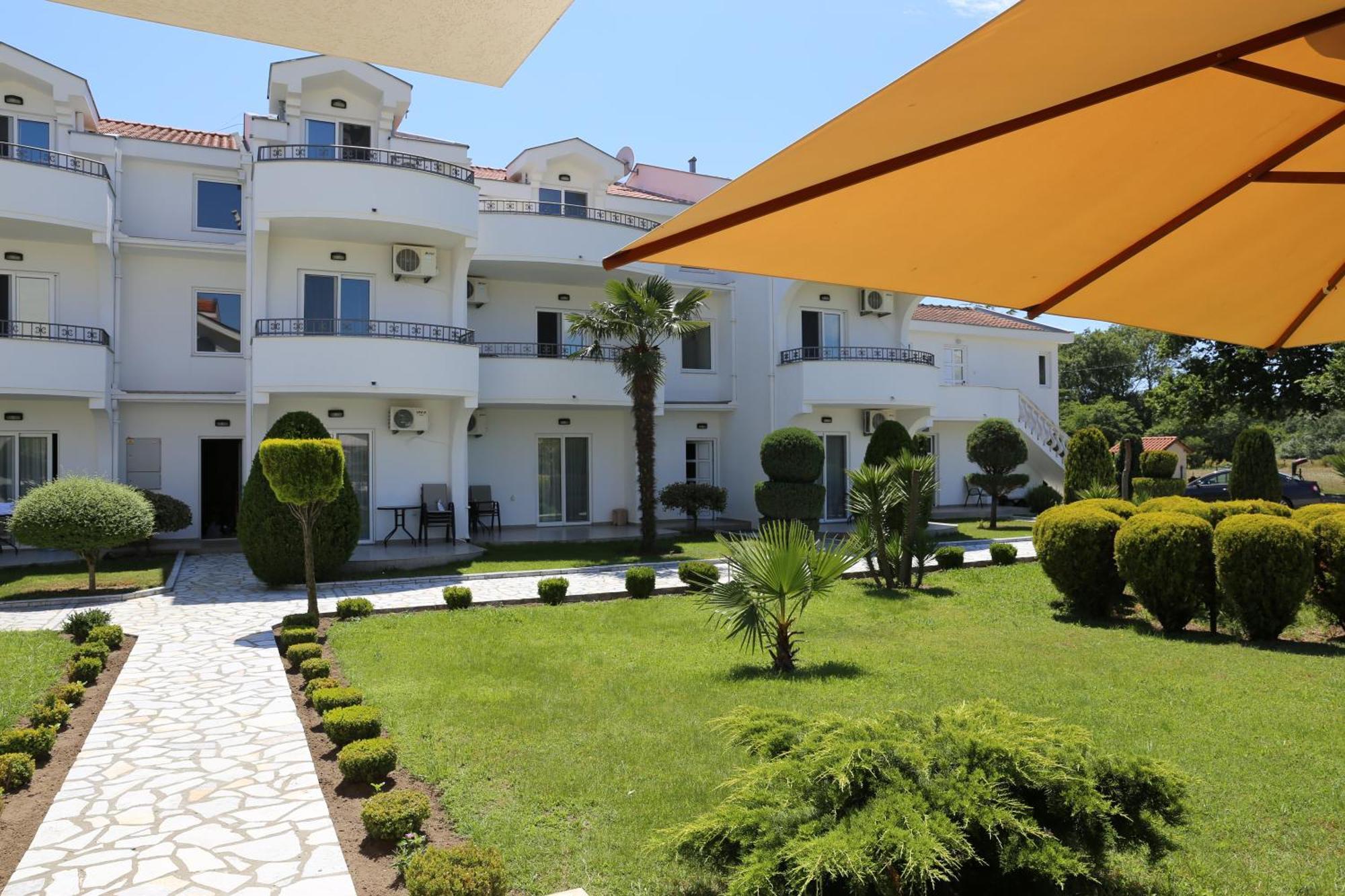 Hotel Comfort & Villas Donji Stoj Ngoại thất bức ảnh