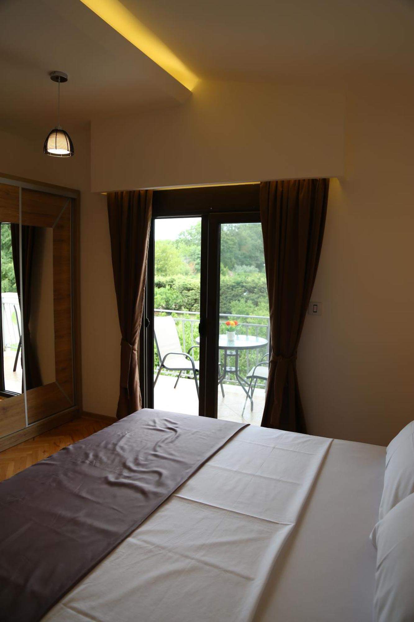 Hotel Comfort & Villas Donji Stoj Ngoại thất bức ảnh