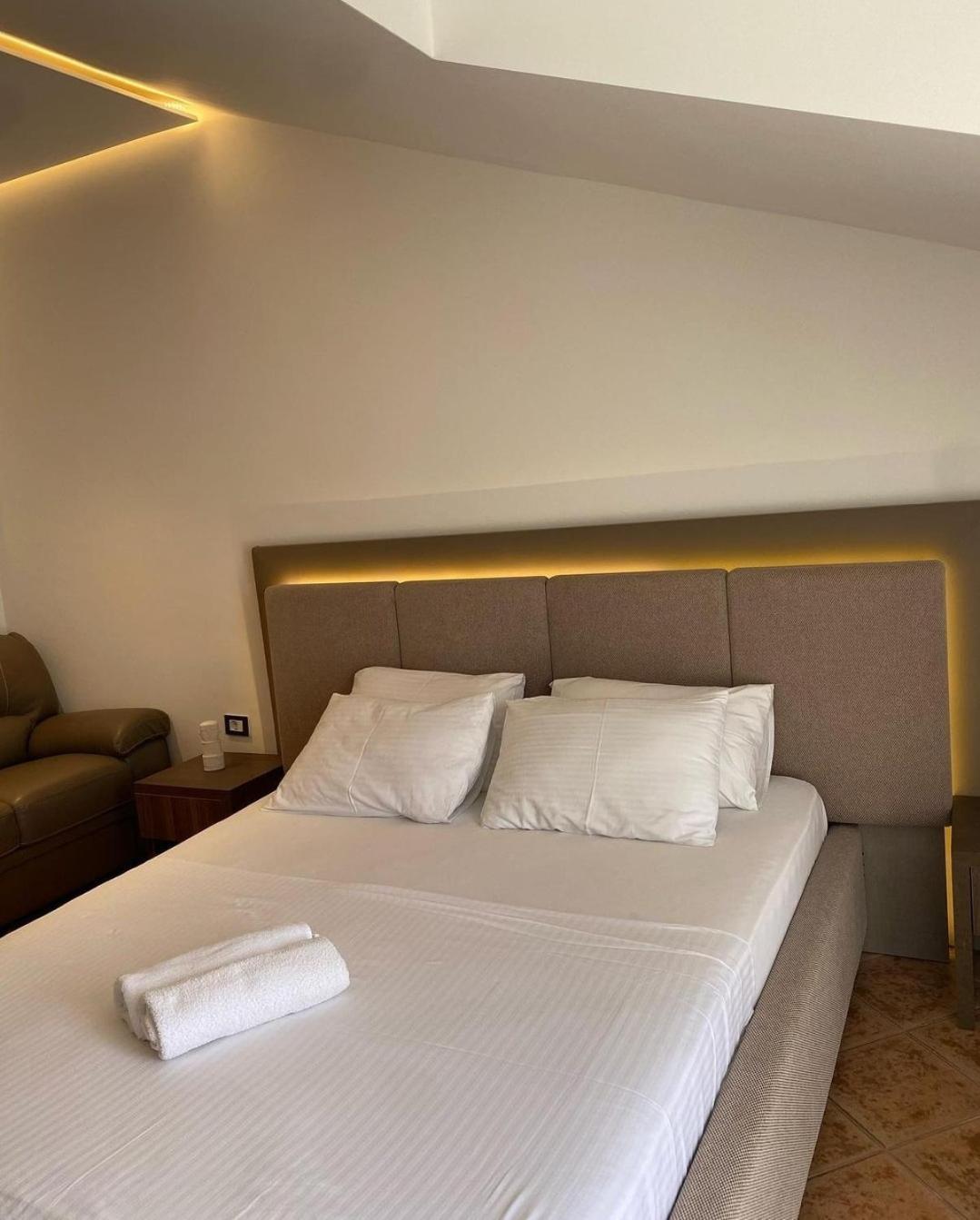 Hotel Comfort & Villas Donji Stoj Ngoại thất bức ảnh