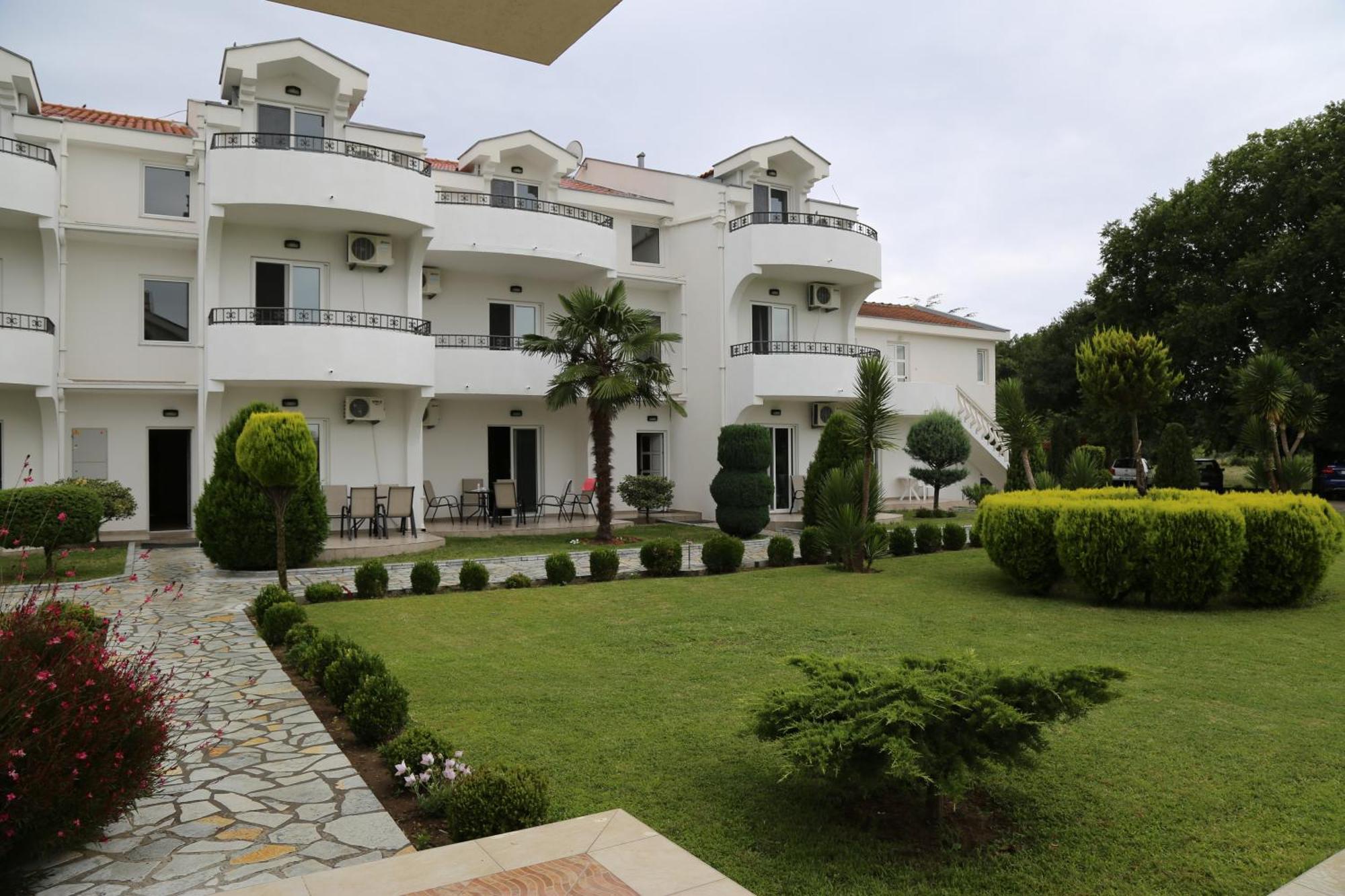 Hotel Comfort & Villas Donji Stoj Ngoại thất bức ảnh